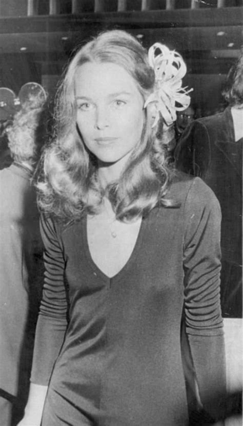 michelle phillips pictures|Gorgeous Photos Of Young Michelle Phillips From 1960s and 70s .